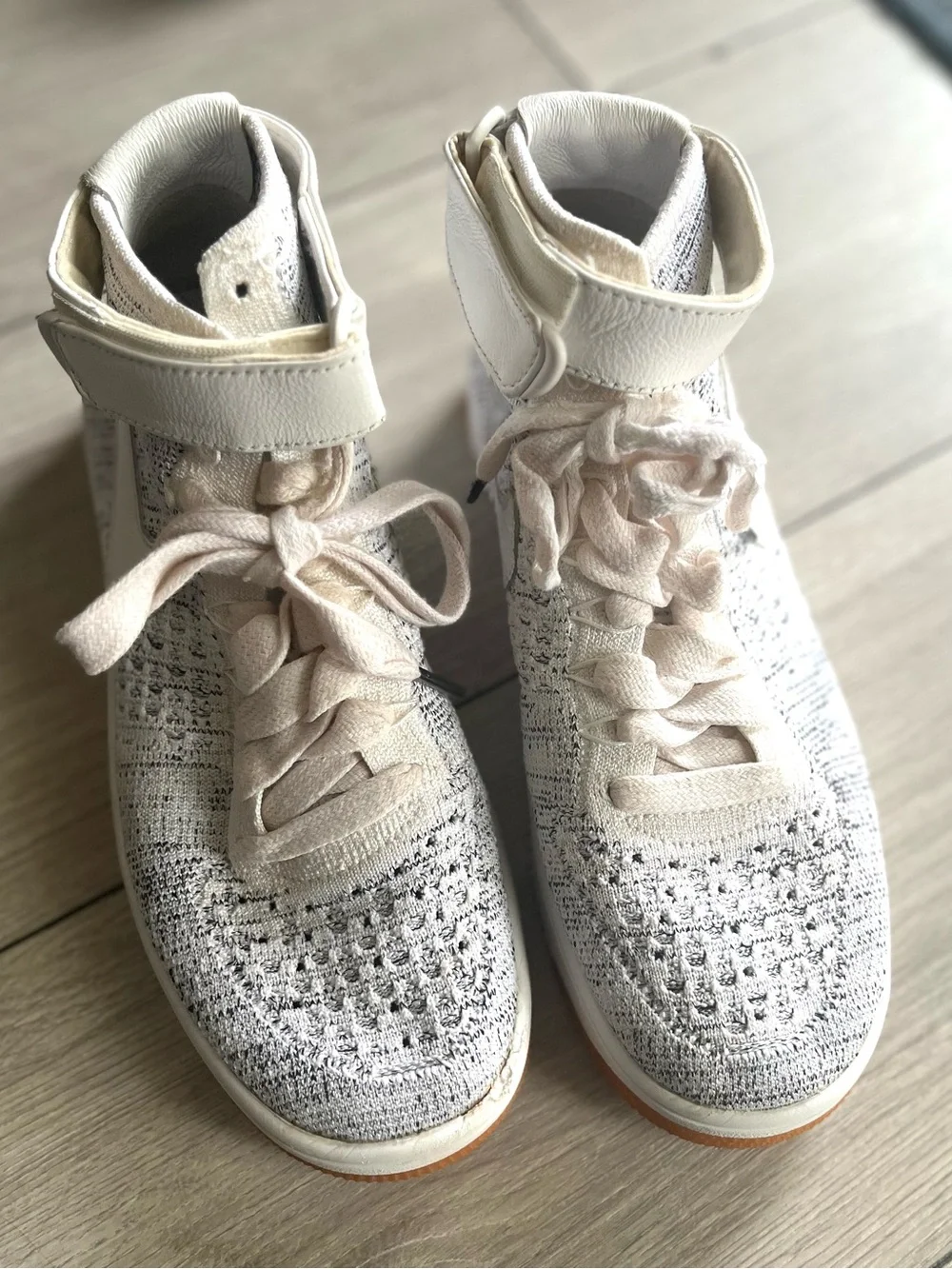 Nike Air Force 1  Ultra Flyknit Mid in White/Gum Size 8.5 - Picture 2 of 4
